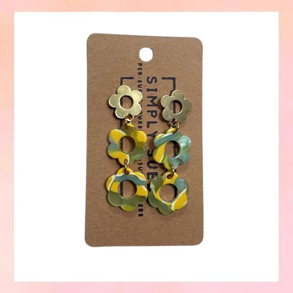 Jewelry - Retro Daisy Dangle Earrings - Yellow/Green Clay Marbled